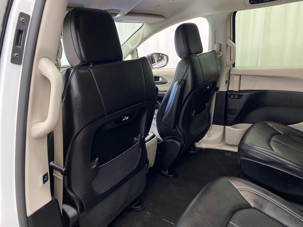 Thumbnail: 2023 Chrysler Pacifica - 13