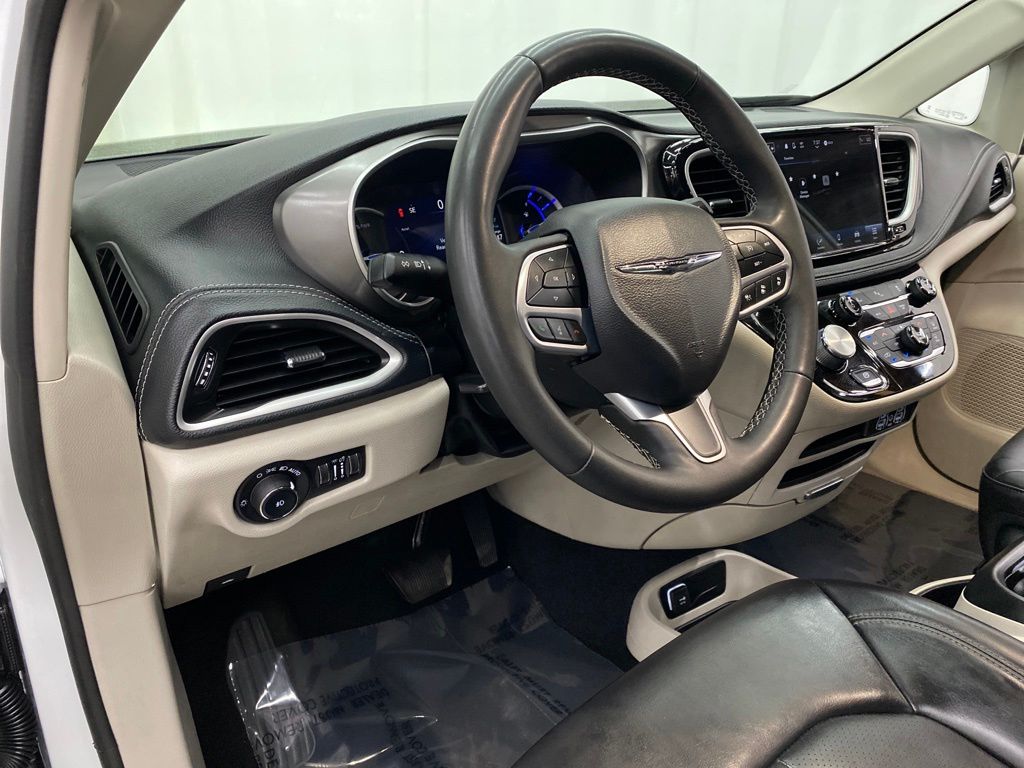 Thumbnail: 2023 Chrysler Pacifica - 2