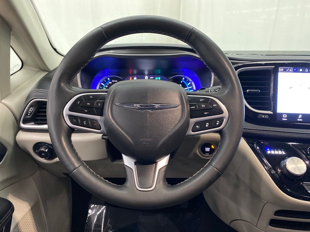 Thumbnail: 2023 Chrysler Pacifica - 14
