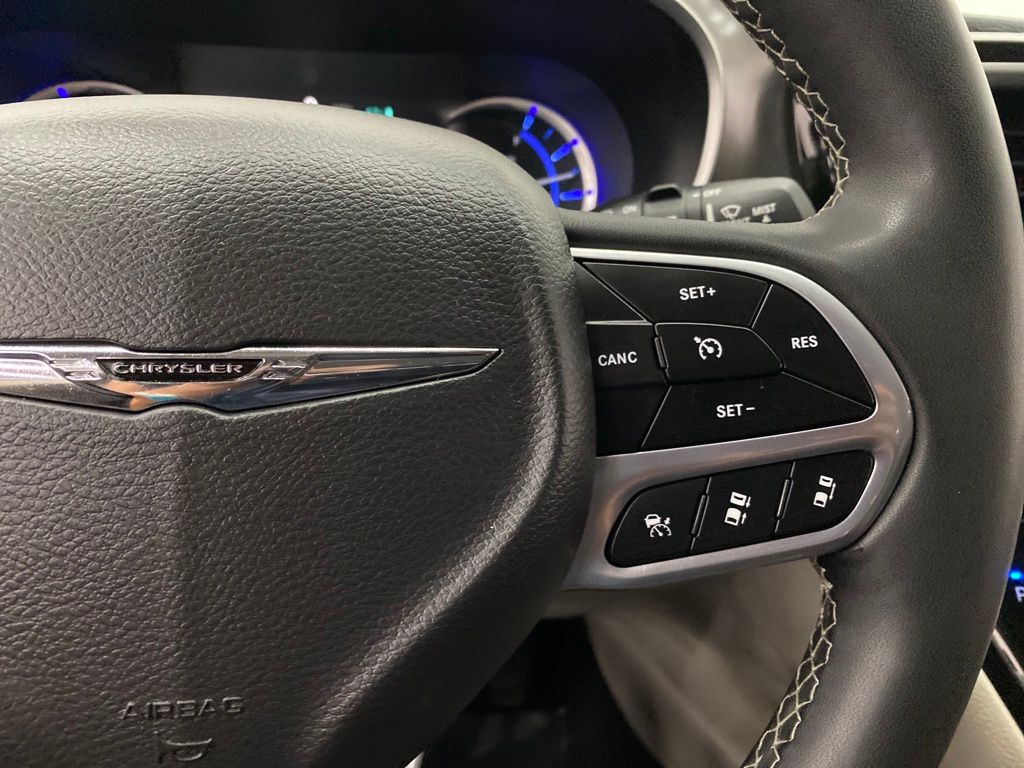 Thumbnail: 2023 Chrysler Pacifica - 26