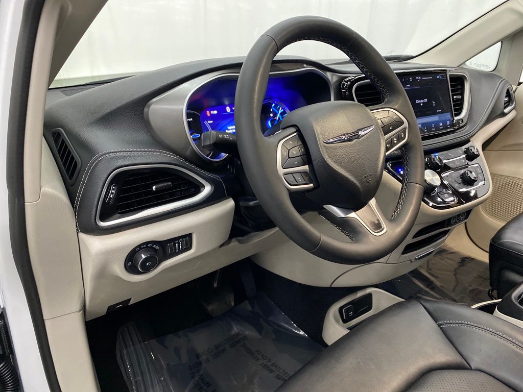 Thumbnail: 2024 Chrysler Pacifica - 2