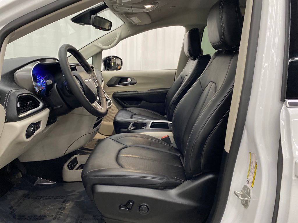 Thumbnail: 2024 Chrysler Pacifica - 11