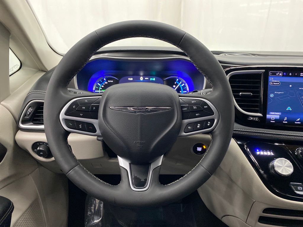 Thumbnail: 2024 Chrysler Pacifica - 14