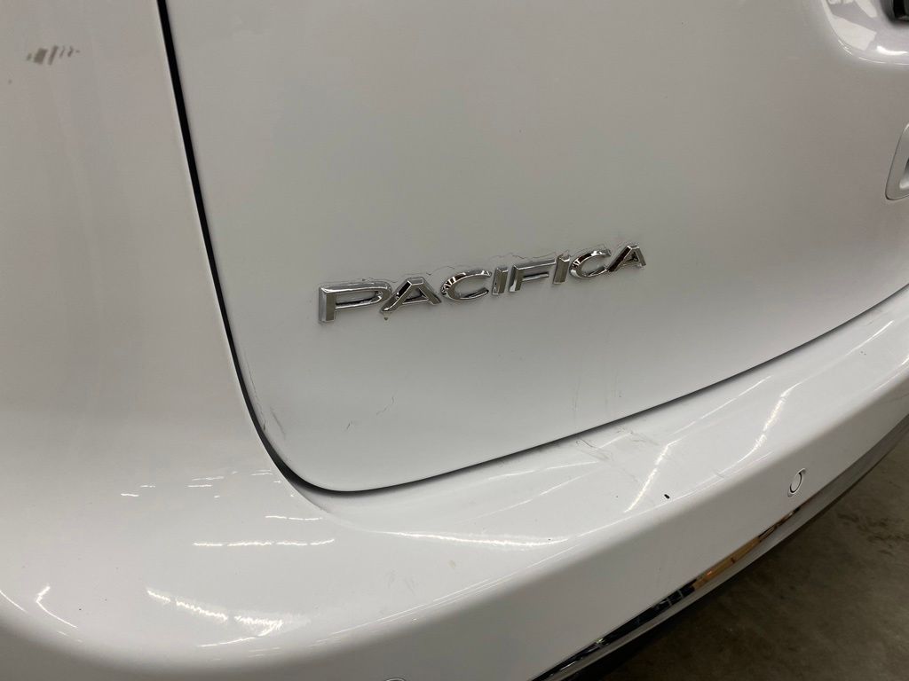 Thumbnail: 2024 Chrysler Pacifica - 7