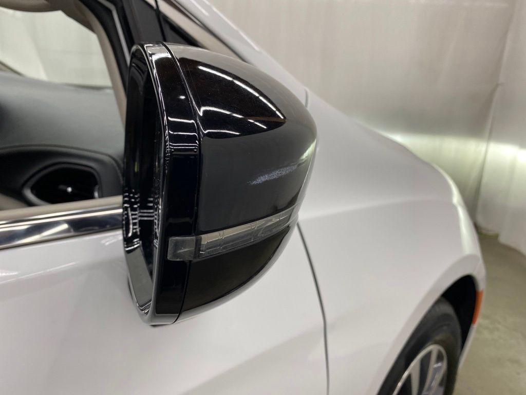 Thumbnail: 2024 Chrysler Pacifica - 32