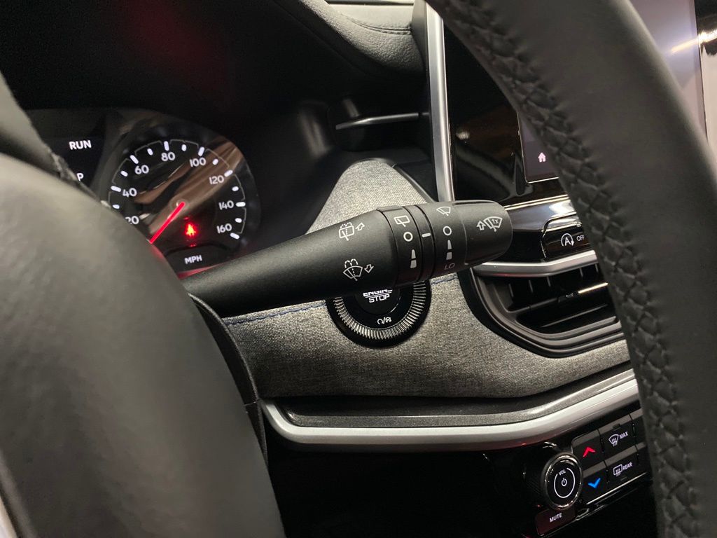 Thumbnail: 2025 Jeep Compass - 30