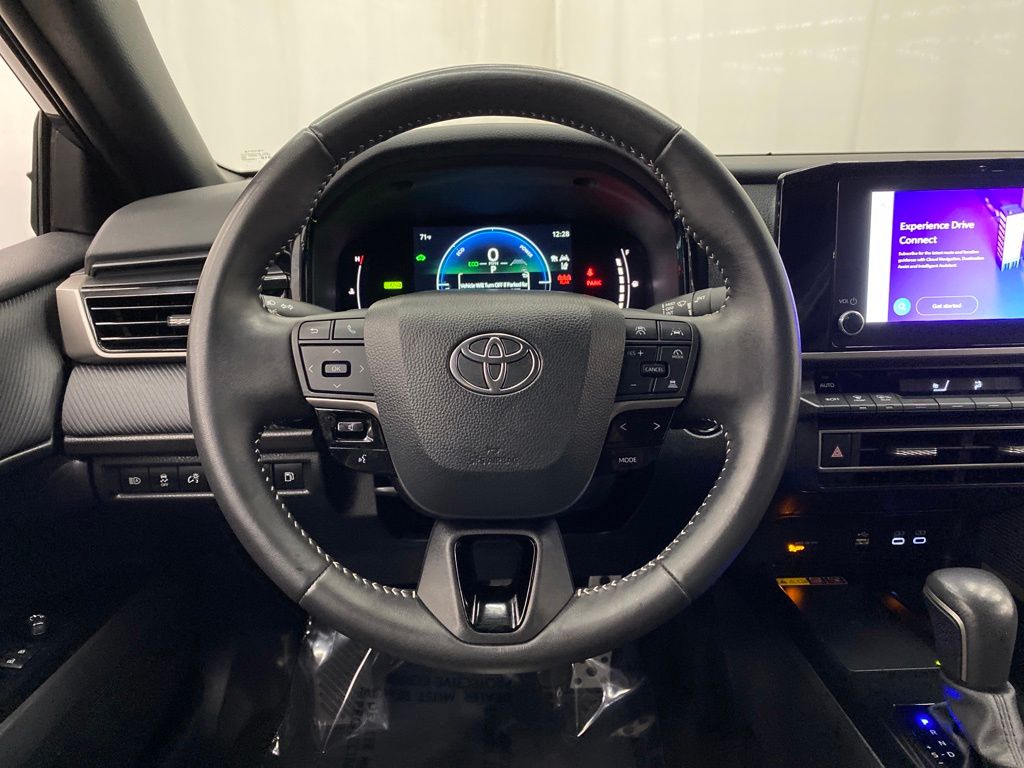 Thumbnail: 2025 Toyota Camry - 14