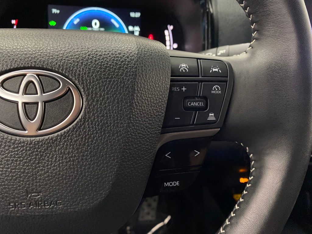 Thumbnail: 2025 Toyota Camry - 28