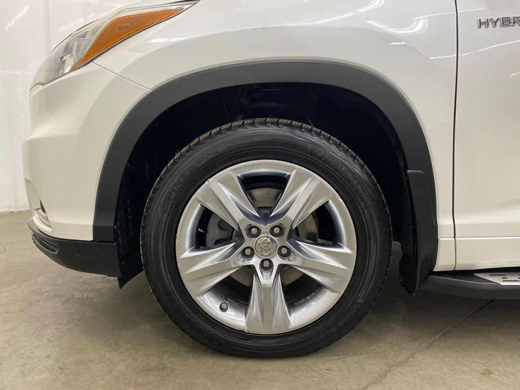 Thumbnail: 2015 Toyota Highlander - 8