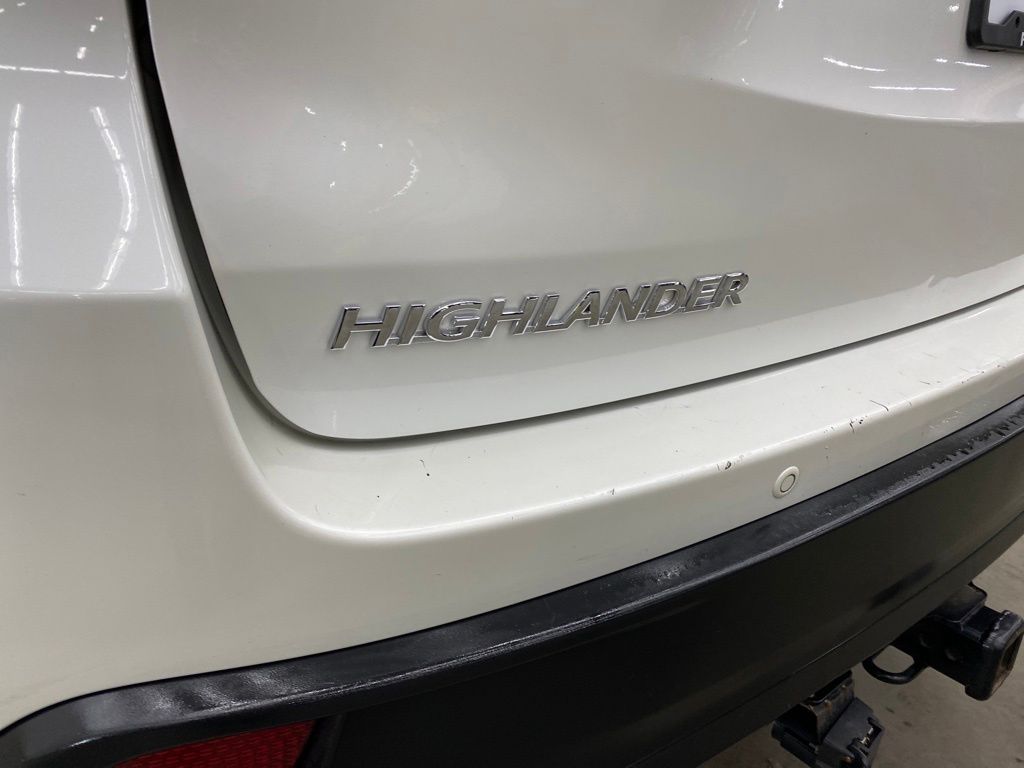 Thumbnail: 2015 Toyota Highlander - 7