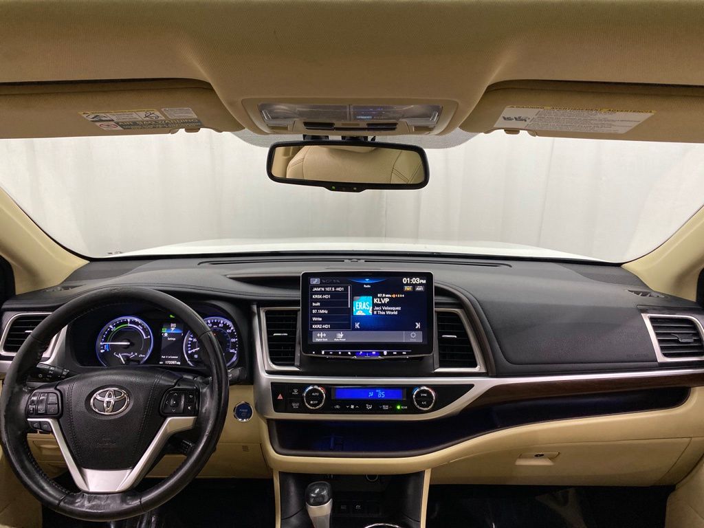 Thumbnail: 2015 Toyota Highlander - 10