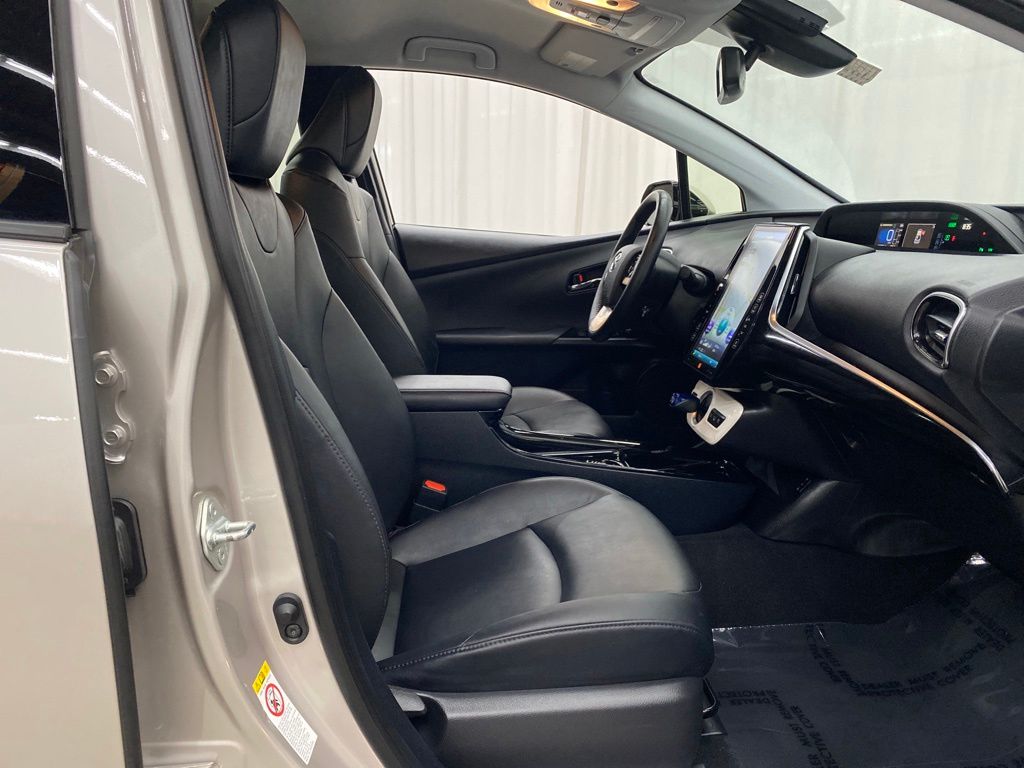 Thumbnail: 2019 Toyota Prius Prime - 12