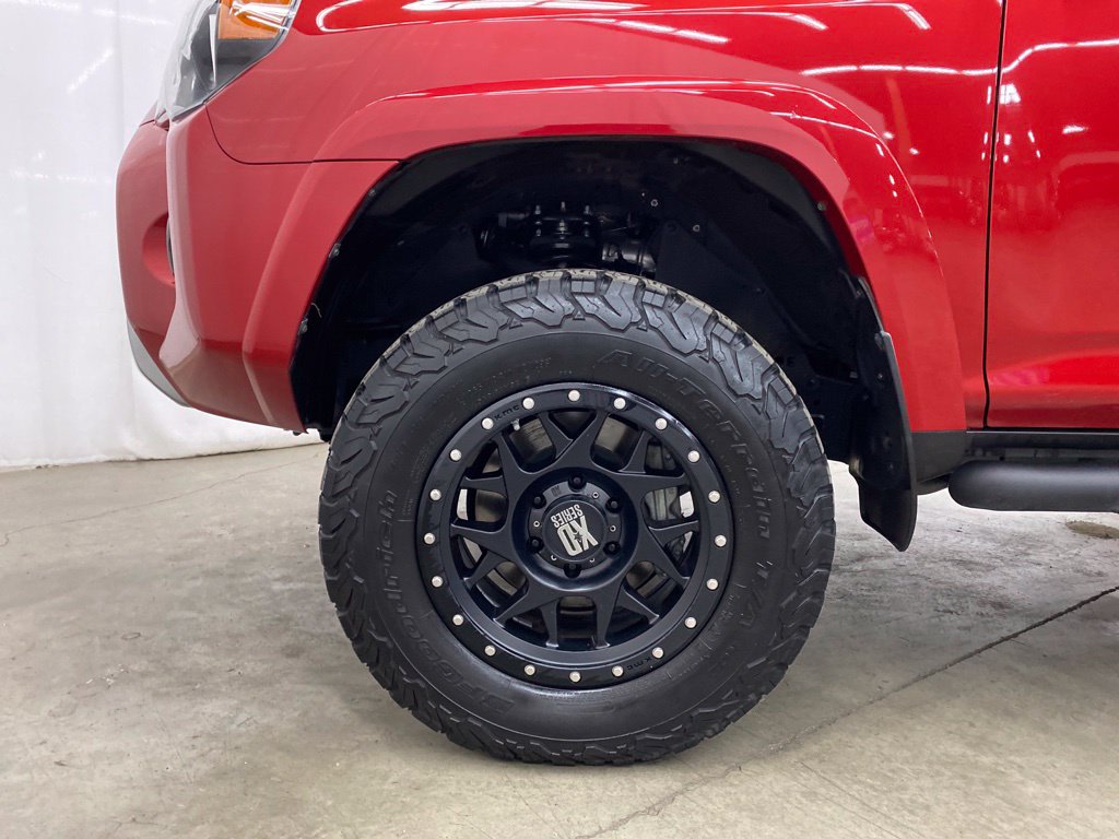 Thumbnail: 2020 Toyota 4Runner - 8