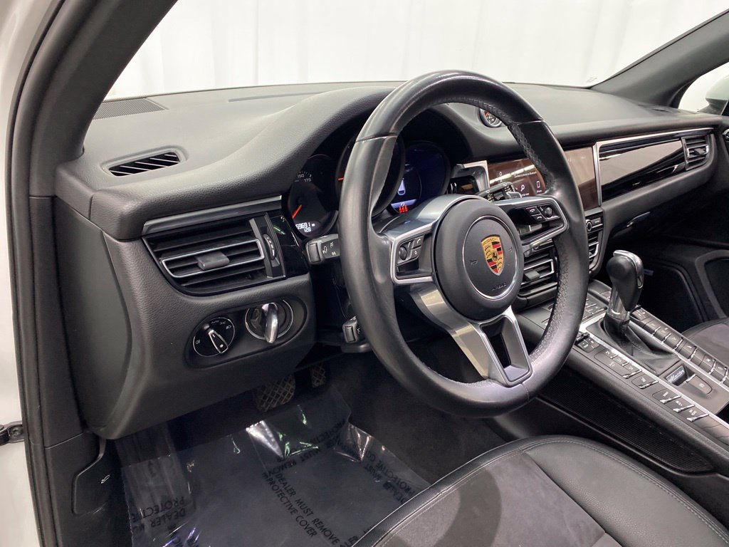 Thumbnail: 2021 Porsche Macan - 2