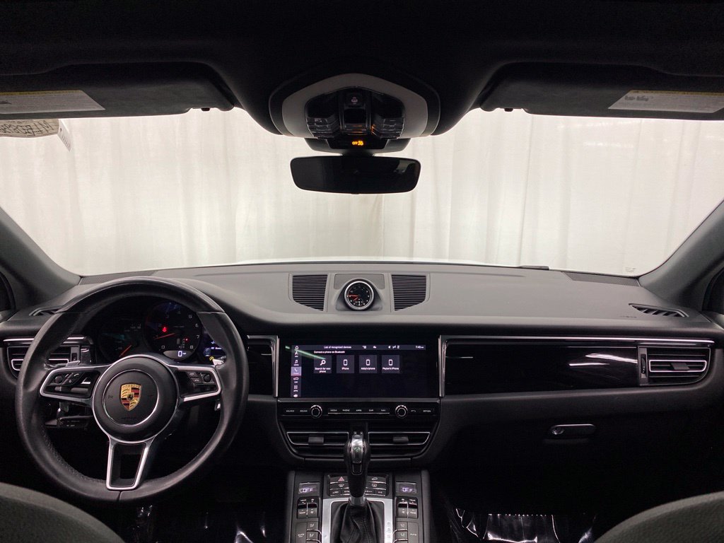 Thumbnail: 2021 Porsche Macan - 10