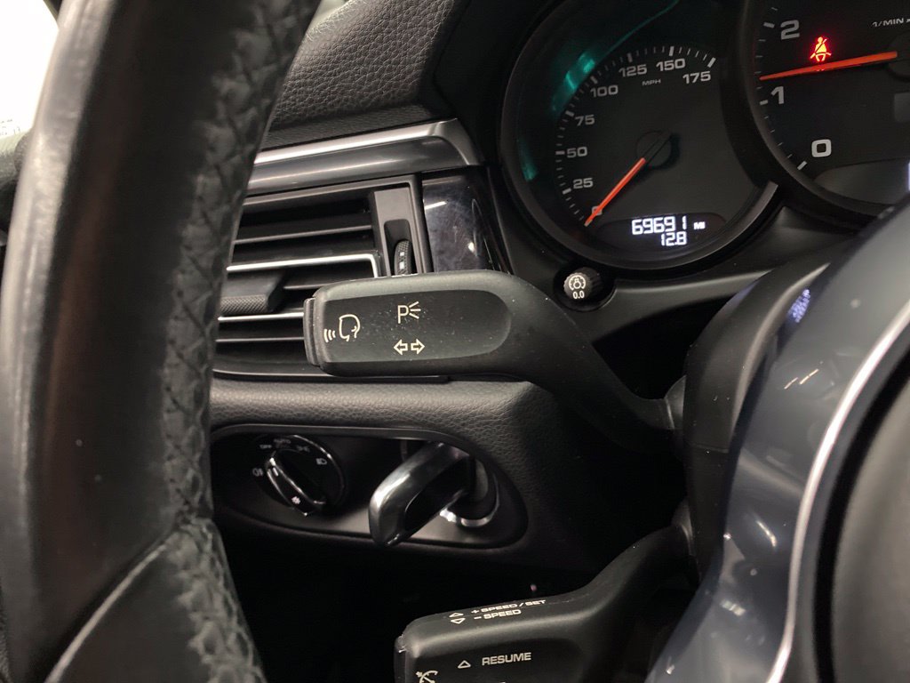 Thumbnail: 2021 Porsche Macan - 29