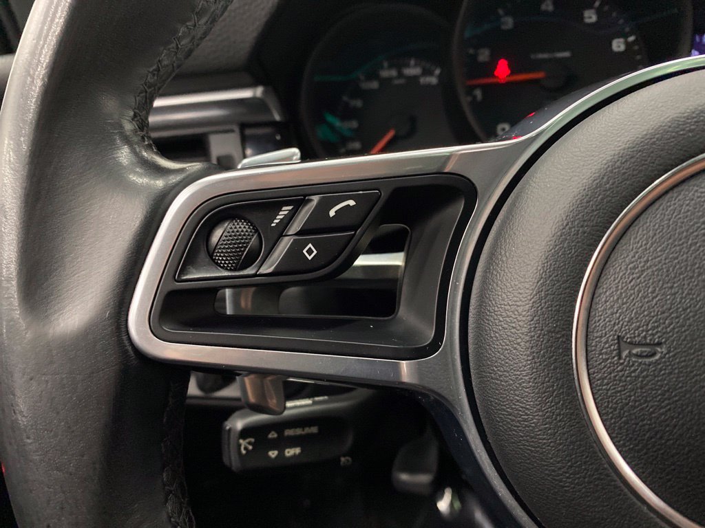 Thumbnail: 2021 Porsche Macan - 27