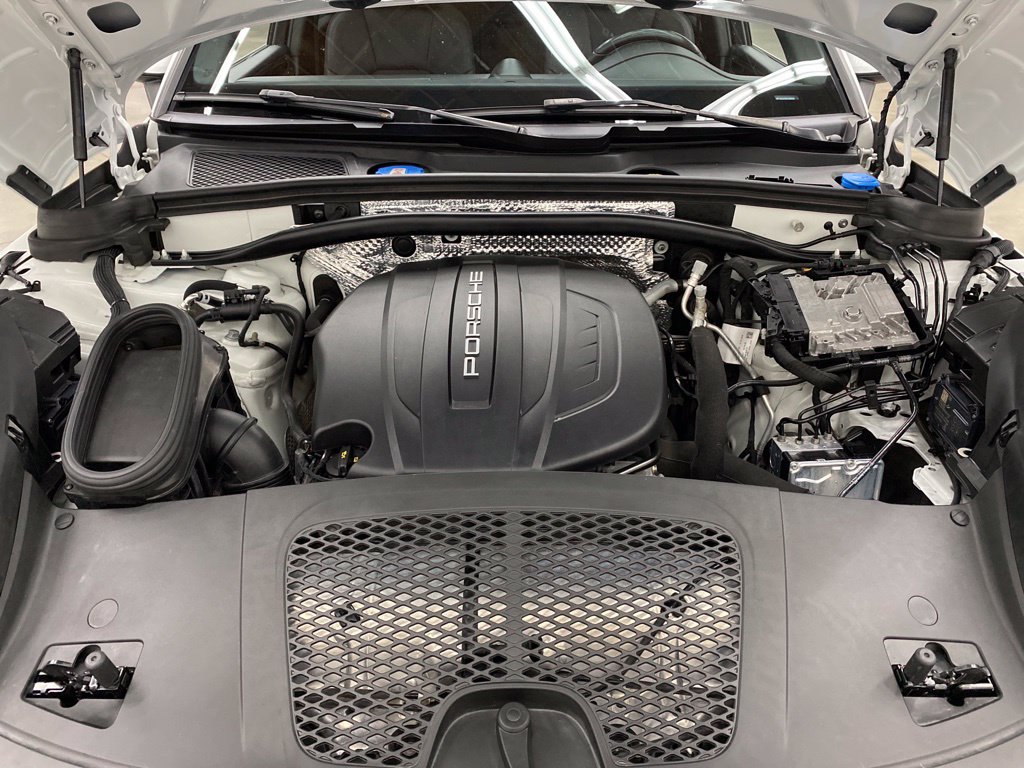 Thumbnail: 2021 Porsche Macan - 9