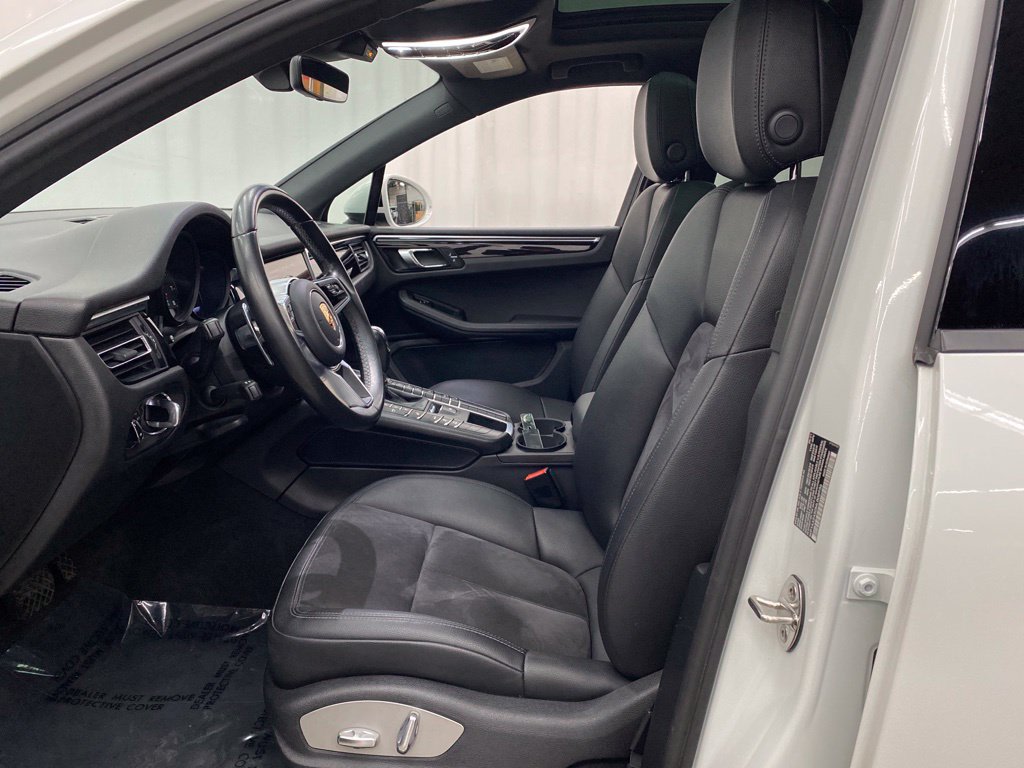 Thumbnail: 2021 Porsche Macan - 11